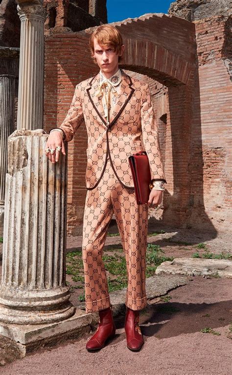 vestito elegante uomo gucci|Gucci.